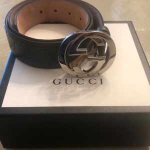 Authentic Men’s Gucci belt